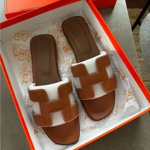 Authentic Hermes Gold Oran Sandal 39